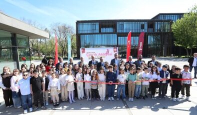 İnegöl’ün Küçük Sanatçılarının Eserleri 23 Nisan Özel Sergisinde Görücüye Çıktı