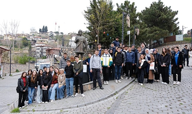 Kitapların izinde Kocaeli’yi adım adım keşfettiler